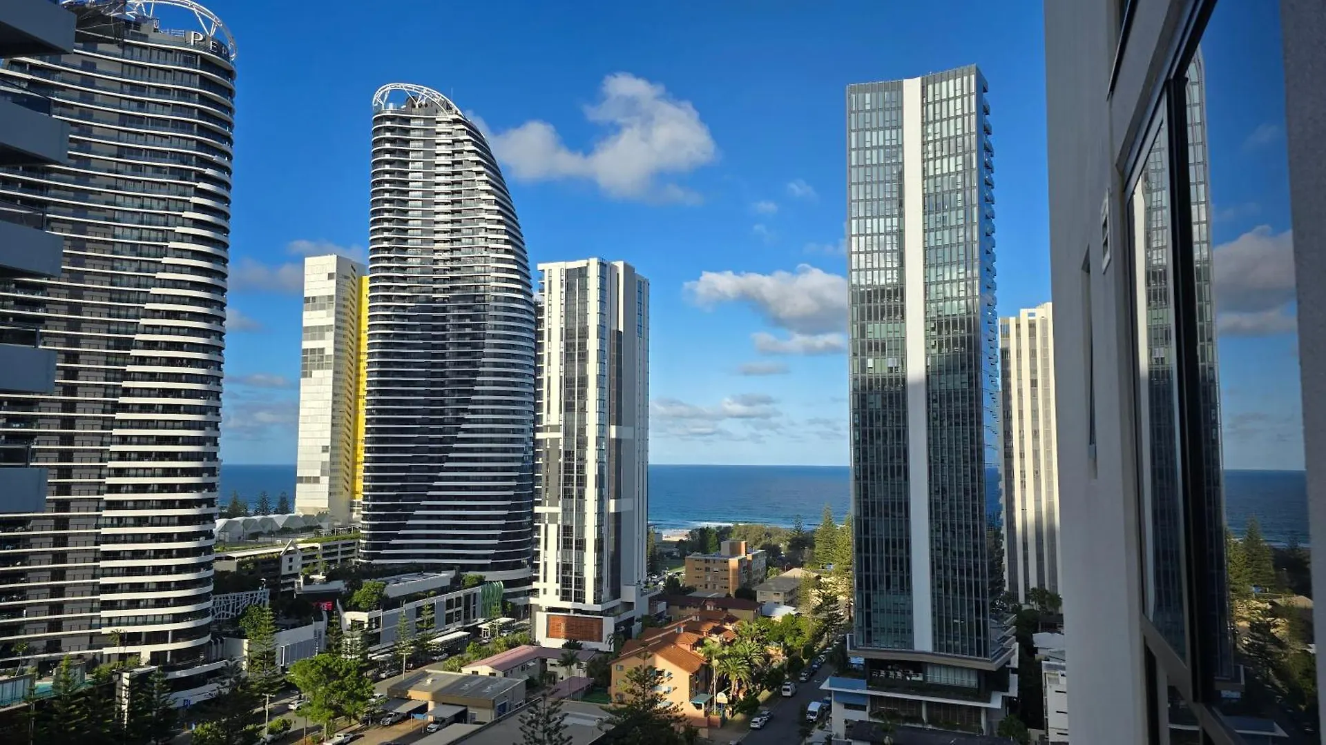 Prime Broadbeach Location Wpool Free Onsite Parking Голд-Кост