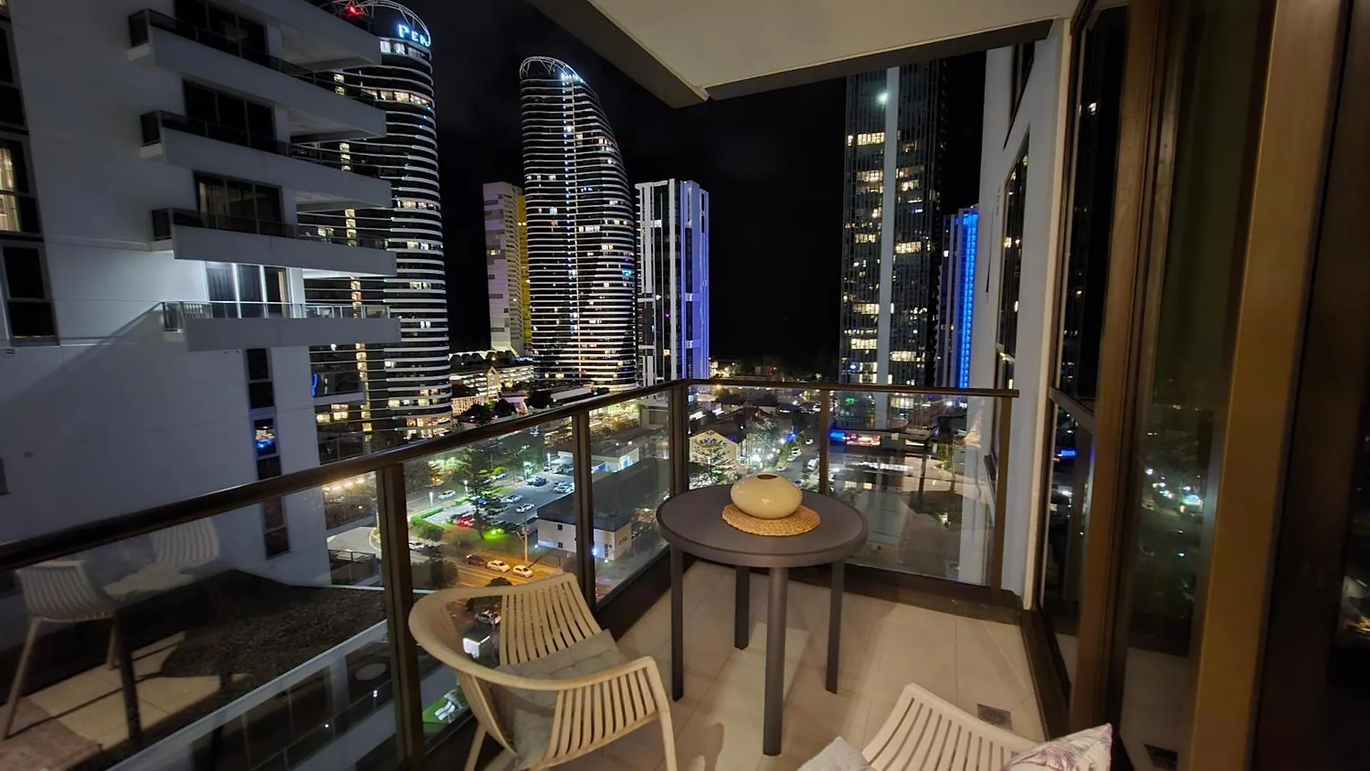 Prime Broadbeach Location Wpool Free Onsite Parking Голд-Кост
